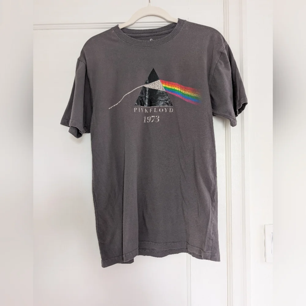Pink Floyd 1973 Prism Band Tee - Charcoal Gray - Picture 2 of 4